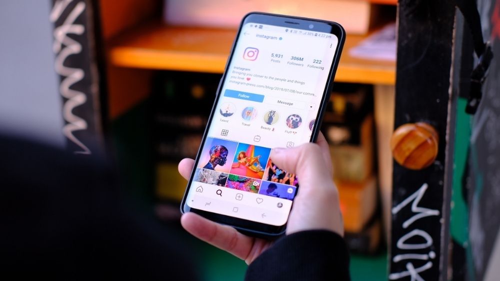 Việc chọn sub (theo dõi) Instagram Việt hay Tây phụ thuộc vào mục tiêu